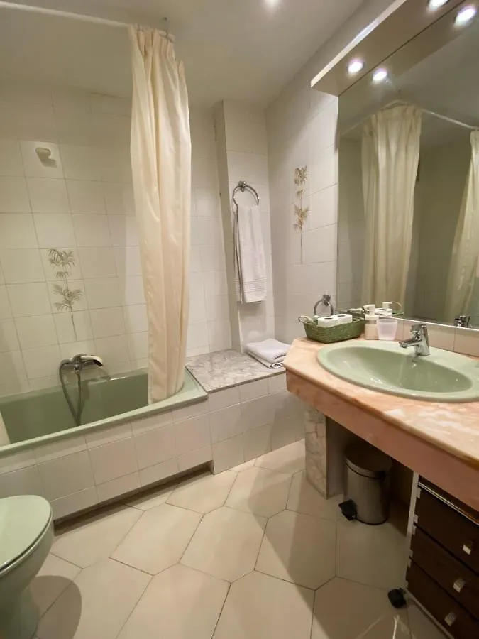 Apartmán Apartamento Con Piscina En 1ª Linea De Playa En Salou
