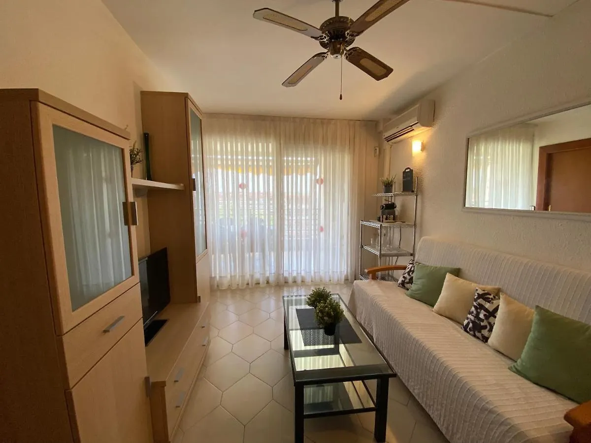 Apartamento Con Piscina En 1ª Linea De Playa En Salou 0*,  Španělsko